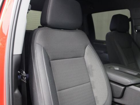 Used 2025 Chevrolet Silverado 2500 LT image 30