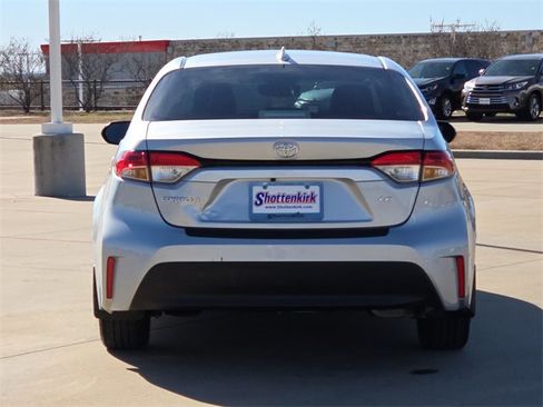 Used 2024 Toyota Corolla LE image 7