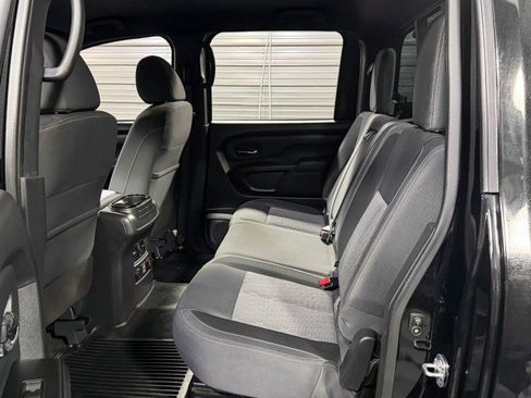 Used 2023 Nissan Titan SV w/ SV Convenience Package image 16