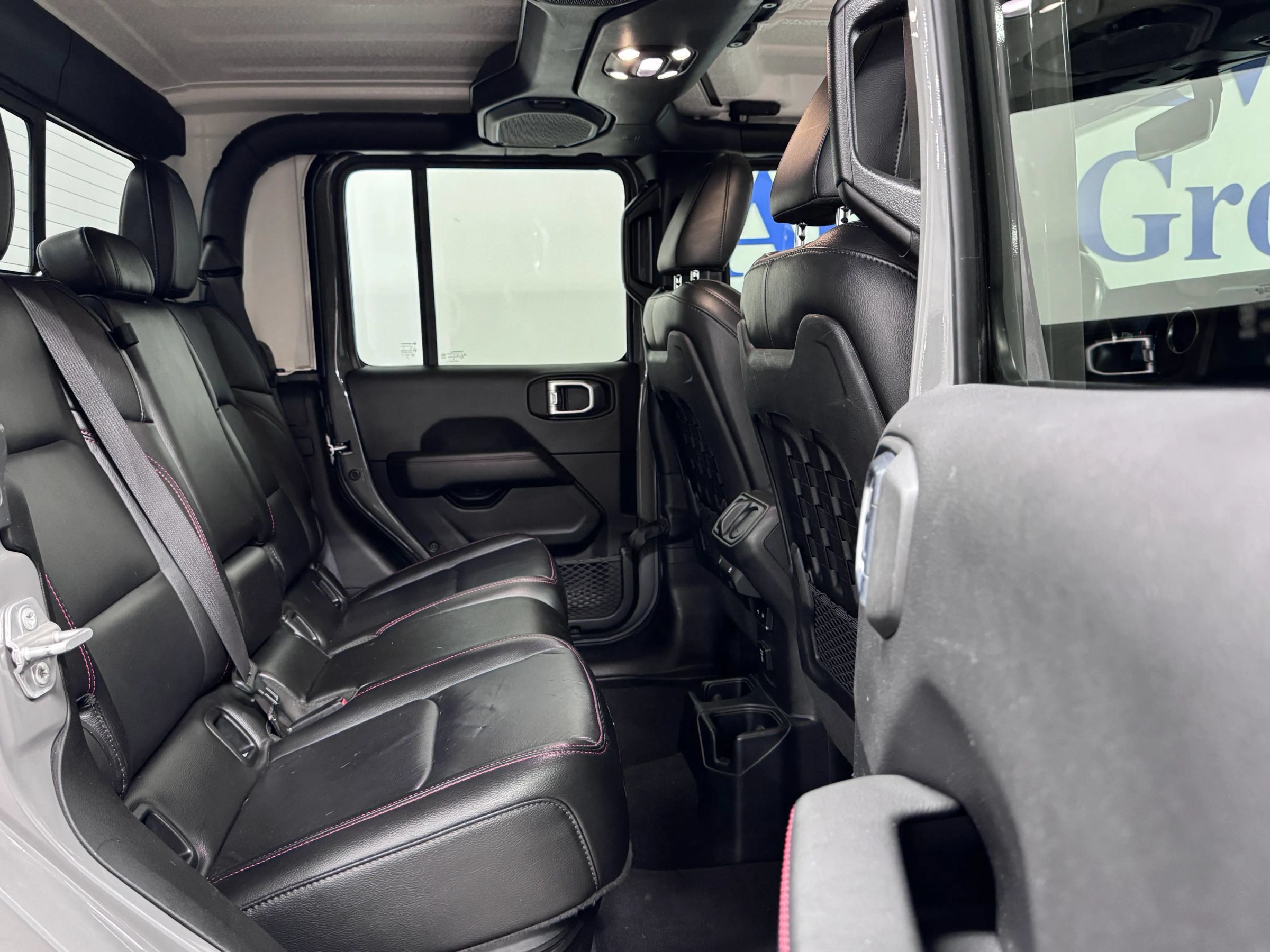 Used 2020 Jeep Gladiator Rubicon w/ Uconnect 4C Nav & Sound Group AWD/4WD image 18