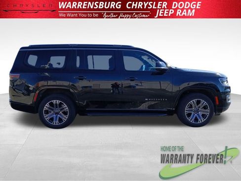 Used 2024 Jeep Wagoneer Series II w/ Flexible Seating Group image 2