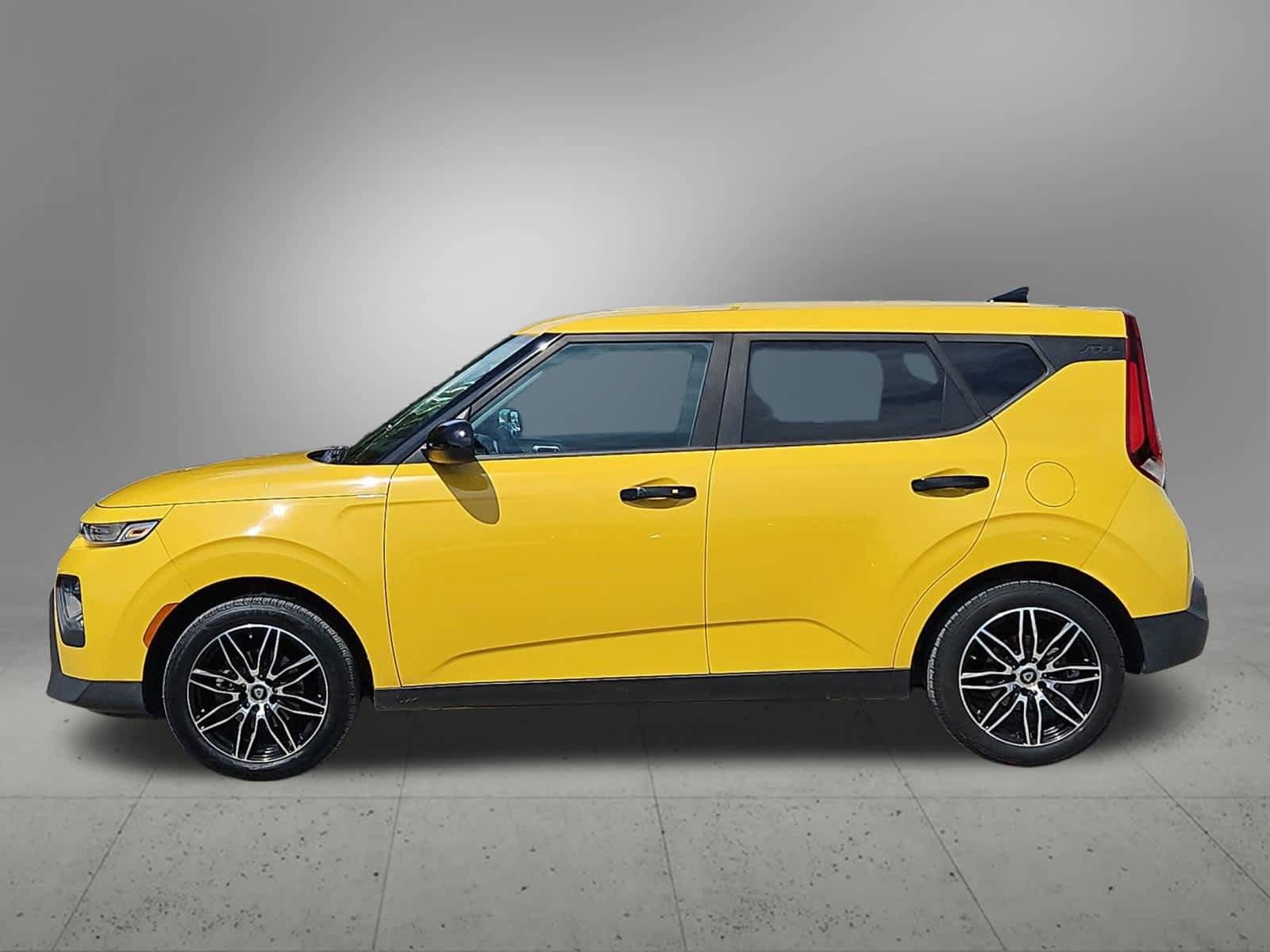 Used 2020 Kia Soul LX FWD image 3