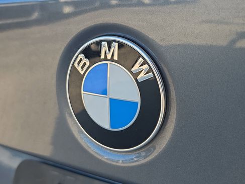 Used 2020 BMW 330i Sedan w/ M Sport Package RWD image 9