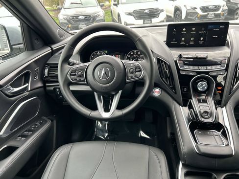 Used 2025 Acura RDX SH-AWD image 11