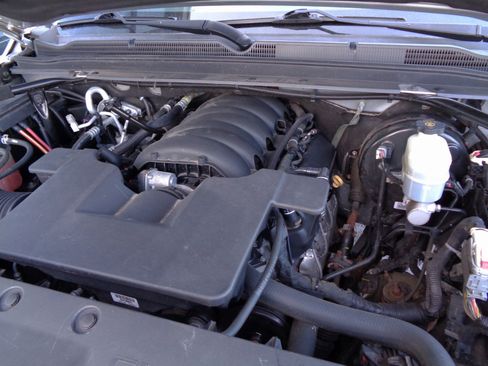 Used 2019 Chevrolet Tahoe LT w/ Luxury Package image 16