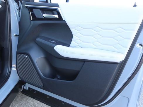 Used 2025 Mitsubishi Outlander SEL image 46