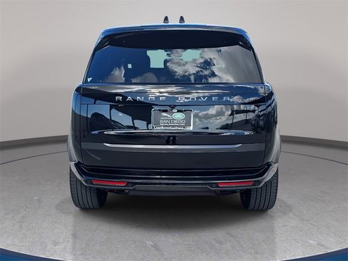 Certified 2025 Land Rover Range Rover SE image 6