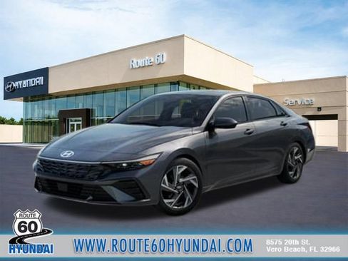 Used 2025 Hyundai Elantra SEL FWD image 1