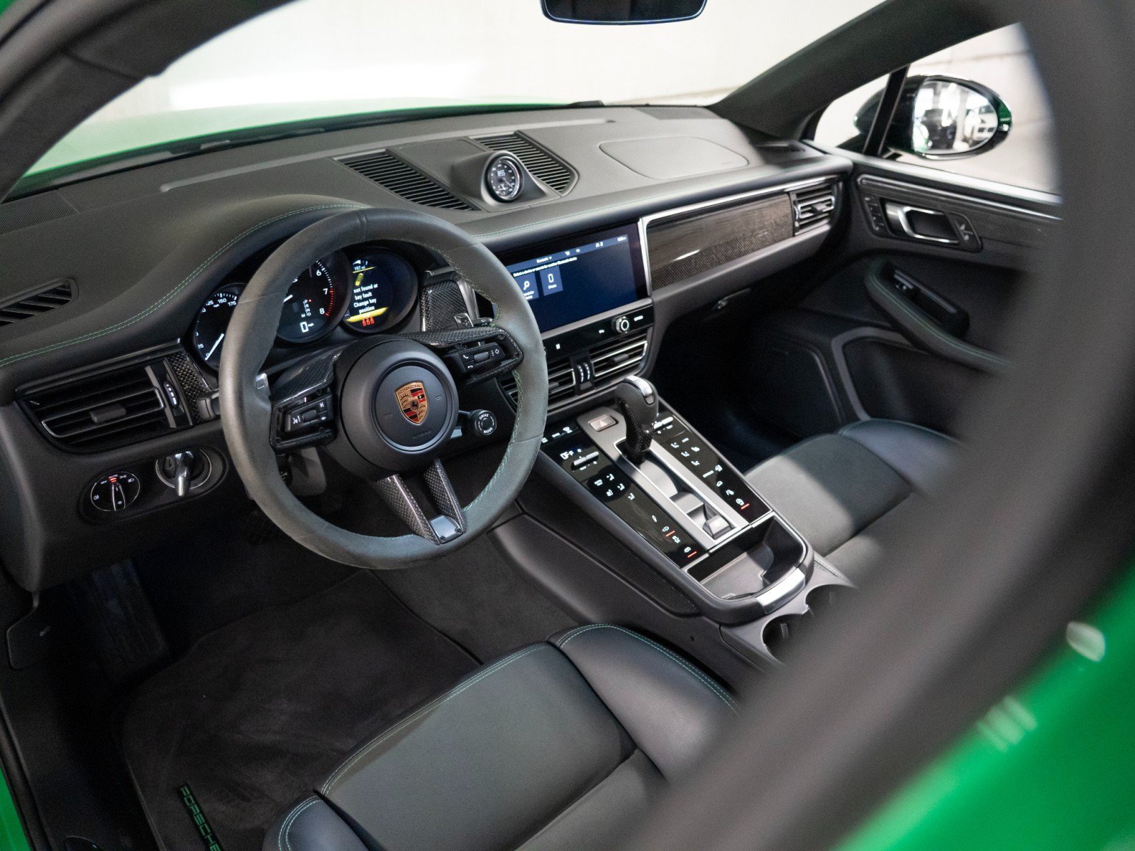Certified 2026 Porsche Macan GTS AWD/4WD image 4