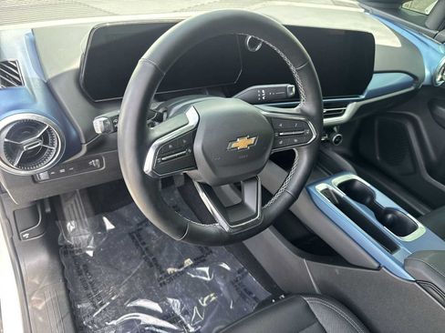 Used 2024 Chevrolet Equinox EV LT FWD image 10
