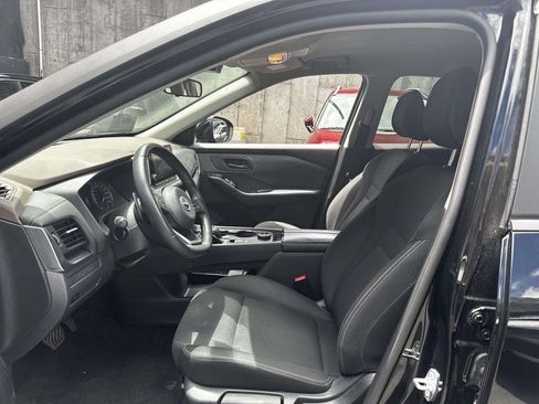 Used 2023 Nissan Rogue S AWD/4WD image 17