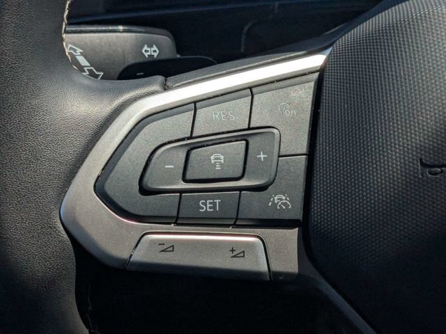 Used 2025 Volkswagen Atlas SEL AWD/4WD image 26