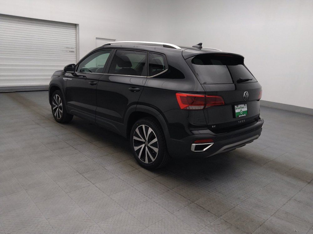 Used 2023 Volkswagen Taos SE FWD image 3
