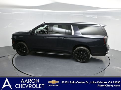 New 2025 Chevrolet Suburban Premier image 43