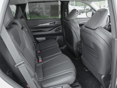 Certified 2026 INFINITI QX60 Luxe w/ Cargo Package FWD image 35