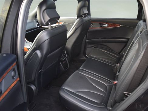 Used 2019 Lincoln Nautilus Reserve image 7