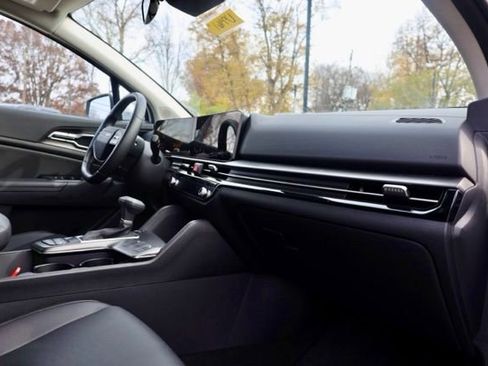 Certified 2026 Kia Sportage EX w/ EX Panorama Roof Package image 39