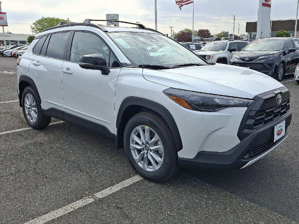 New 2026 Toyota Corolla Cross LE w/ Moonroof Package AWD/4WD image 2