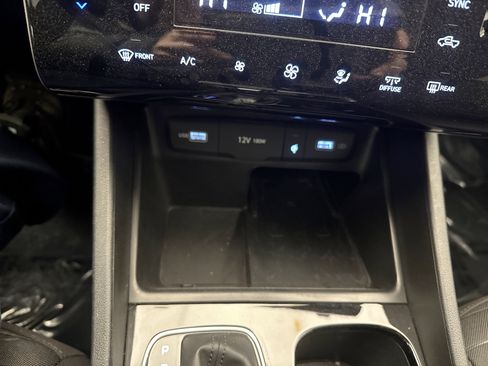 Used 2022 Hyundai Santa Cruz SEL Premium image 16