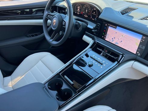 New 2026 Porsche Panamera 4 AWD/4WD image 14
