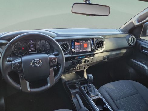 Used 2017 Toyota Tacoma SR5 image 17