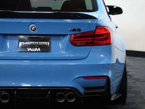 Used 2018 BMW M3 RWD image 17