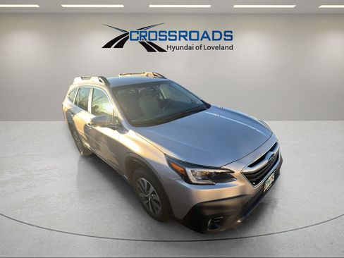 Used 2020 Subaru Outback Premium image 4