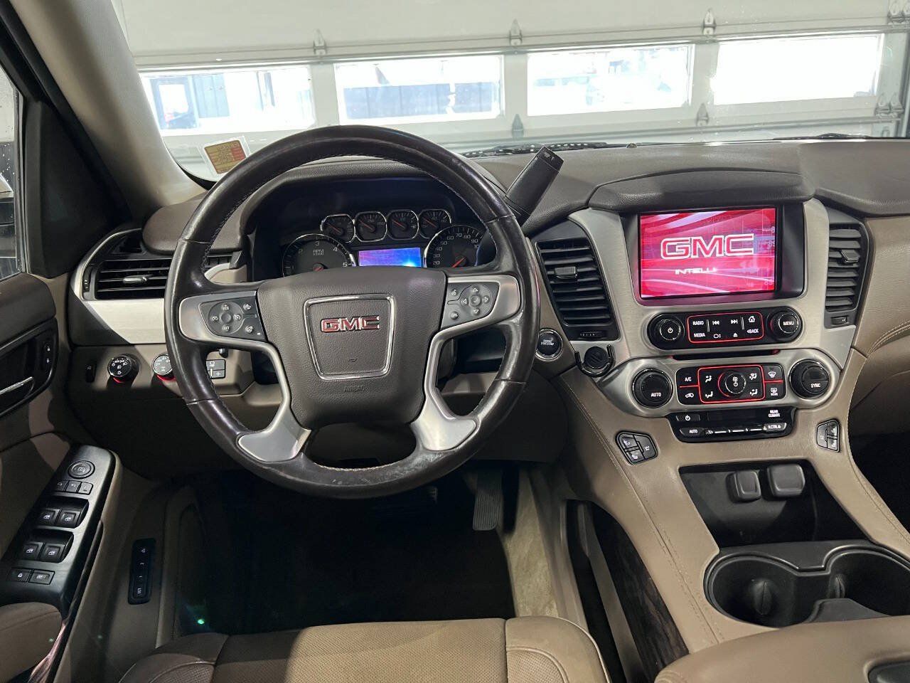 Used 2015 GMC Yukon XL SLT w/ HD Trailering Package AWD/4WD image 8
