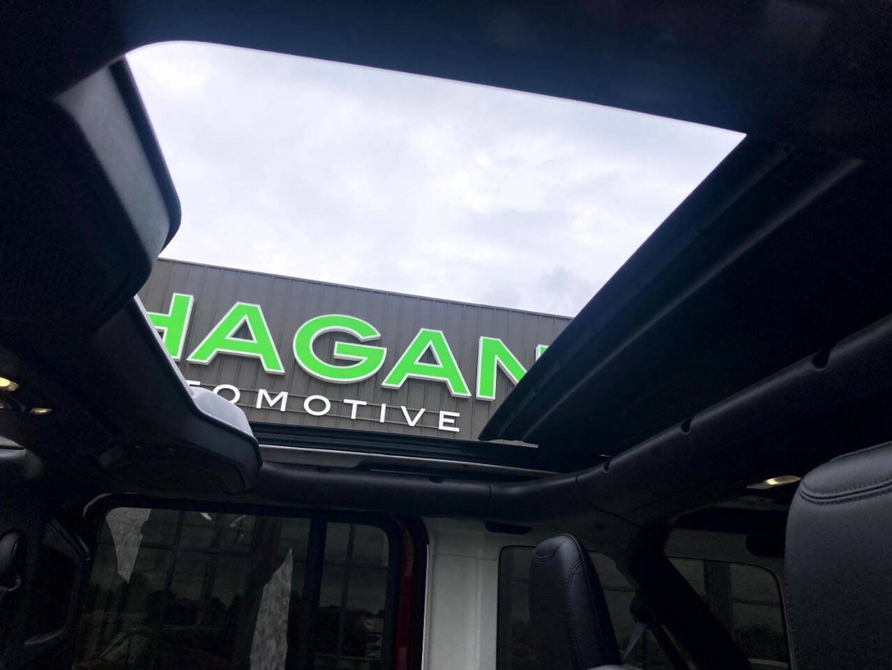 Used 2021 Jeep Wrangler Unlimited Rubicon AWD/4WD image 8