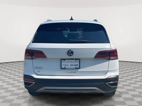 Certified 2022 Volkswagen Taos SE FWD image 6