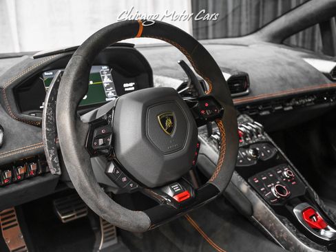 Used 2018 Lamborghini Huracan Performante image 10