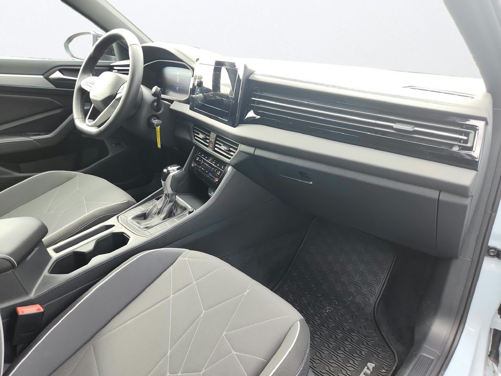 Certified 2025 Volkswagen Jetta Sport FWD image 23