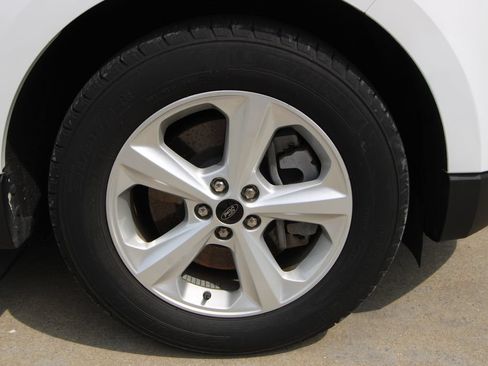 Used 2023 Ford Edge SE AWD/4WD image 10