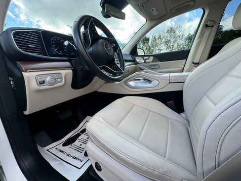 Used 2024 Mercedes-Benz GLE 450 4MATIC image 3