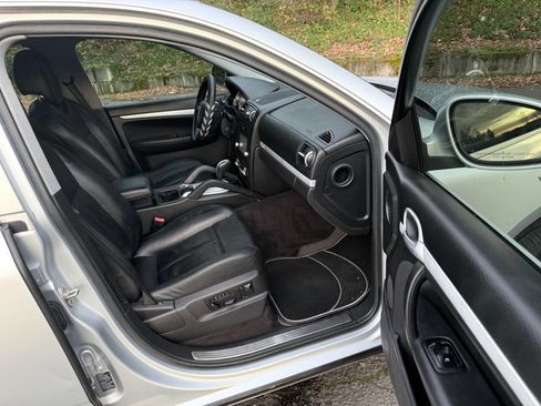 Used 2005 Porsche Cayenne S image 10
