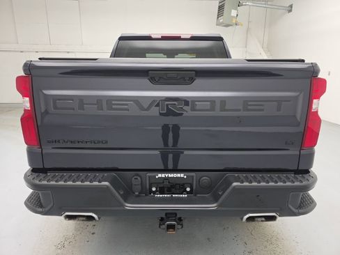 Used 2024 Chevrolet Silverado 1500 LT Trail Boss w/ LPO, Dark Essentials Package AWD/4WD image 10