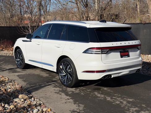New 2026 Lincoln Aviator Black Label image 3