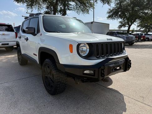 Used 2018 Jeep Renegade Trailhawk AWD/4WD image 1