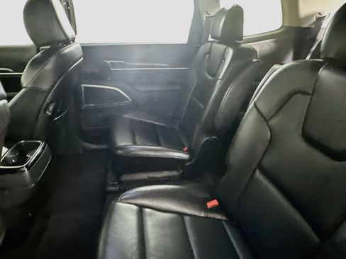 Used 2025 Kia Telluride S FWD image 29