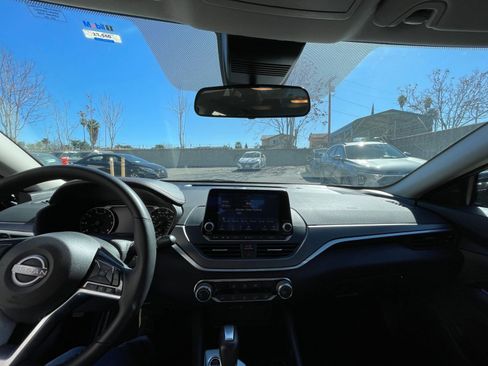 Used 2025 Nissan Altima 2.5 SR image 37