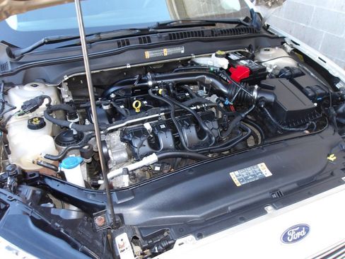 Used 2019 Ford Fusion SE image 28