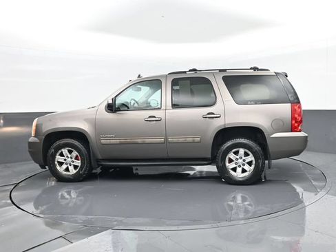 Used 2014 GMC Yukon SLT w/ SLT-2 Equipment Package AWD/4WD image 32
