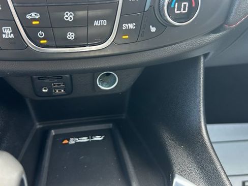 Certified 2023 Chevrolet Traverse RS image 22