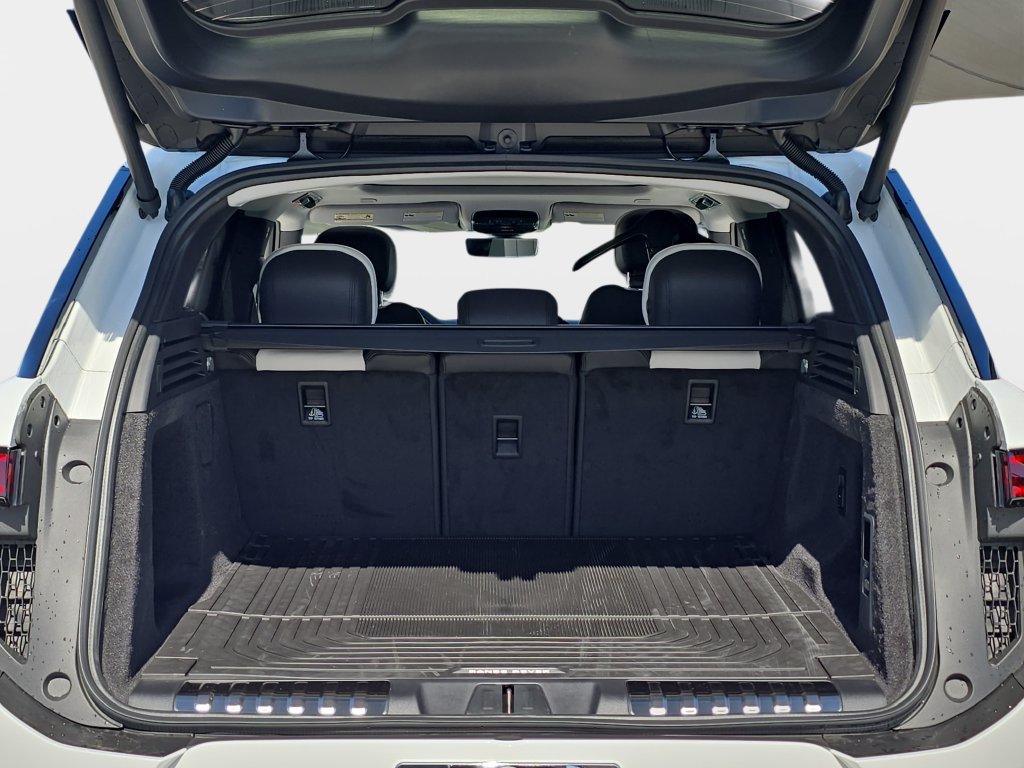 New 2027 Land Rover Range Rover Sport Battersea AWD/4WD image 12