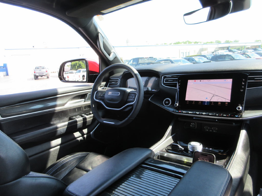 Used 2022 Jeep Wagoneer Series I AWD/4WD image 27