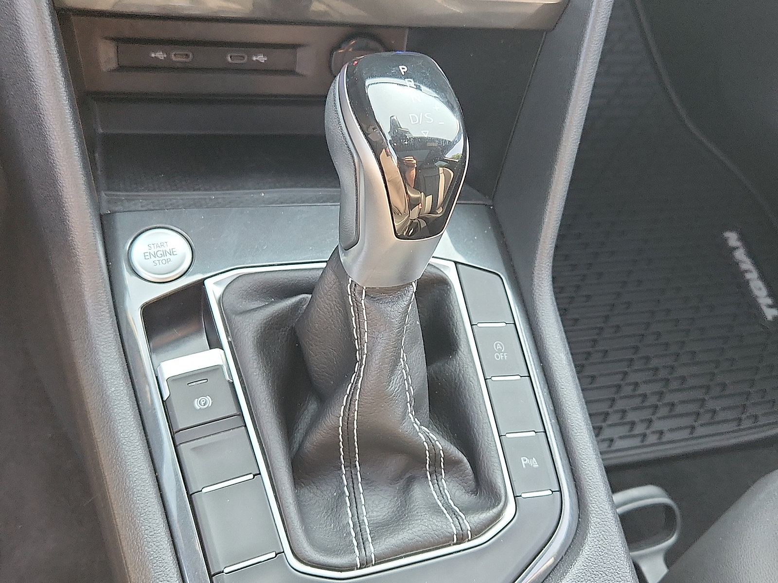 Used 2023 Volkswagen Tiguan SE R-Line AWD/4WD image 15