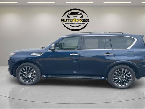 Used 2023 Nissan Armada Platinum w/ Captain's Chairs Package RWD image 4