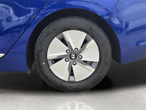 Used 2022 Hyundai Ioniq SE image 43