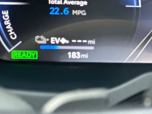 Certified 2025 Toyota RAV4 XSE image 31