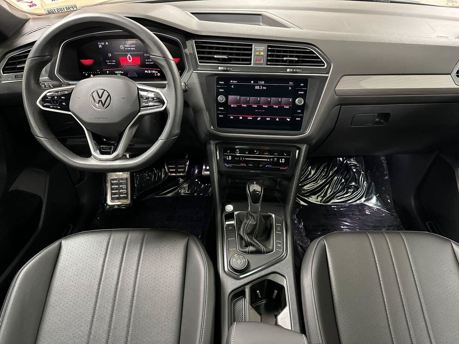 Used 2023 Volkswagen Tiguan SE R-Line AWD/4WD image 12